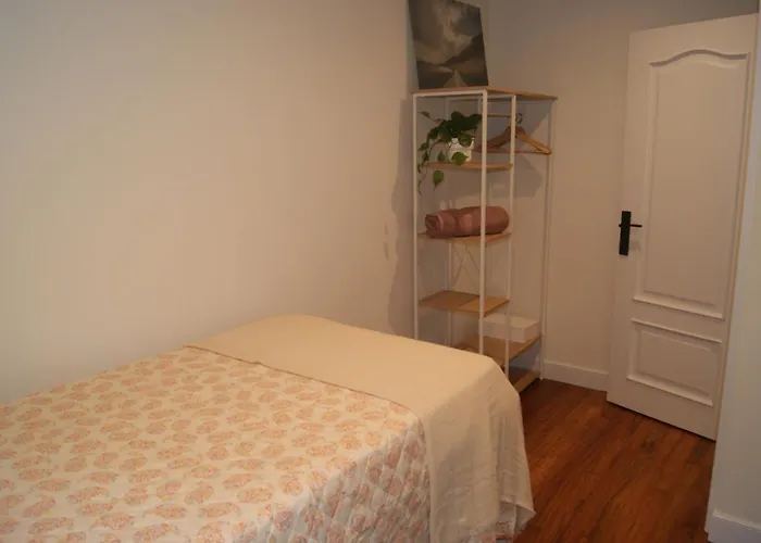 Apartamento Nuevo, Luminoso, Reformado, Cerca Del Casco Viejo *