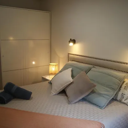 Nuevo, Luminoso, Reformado, Cerca Del Casco Viejo