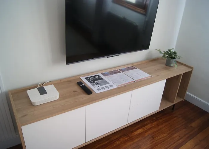 Nuevo, Luminoso, Reformado, Cerca Del Casco Viejo *